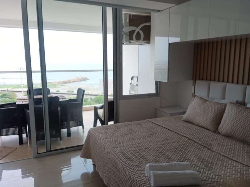MODERNA APARTA-SUITE CON VISTA AL MAR