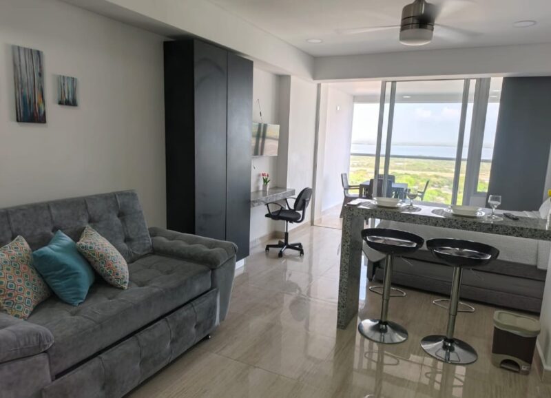 MODERNA APARTA-SUITE CON VISTA AL LAGO