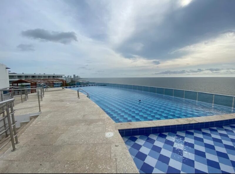 APARTAMENTO EN ARRIENDO-EDIFICIO ISLA TAORMINA, CRESPO, CARTAGENA DE INDIAS.