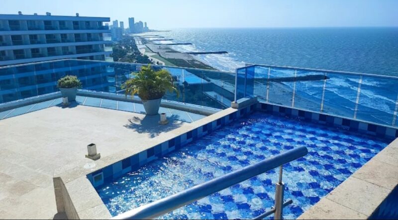 APARTAMENTO EN ARRIENDO-EDIFICIO ISLA TAORMINA, CRESPO, CARTAGENA DE INDIAS.
