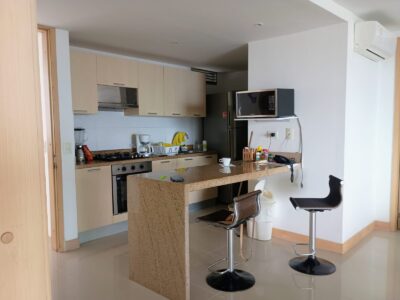 🌊 APARTAMENTO EN ARRIENDO CON VISTA AL MAR – CONDOMINIO BEACH CLUB, CRESPO, CARTAGENA 🌴